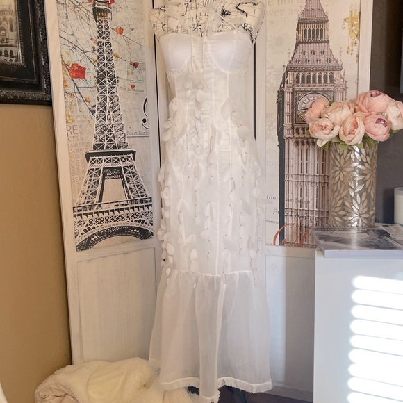 Botanics & Petals Luxury Maxi Dress In Summer White+Gold Droplets+Drop Petals - Picture 4 of 16